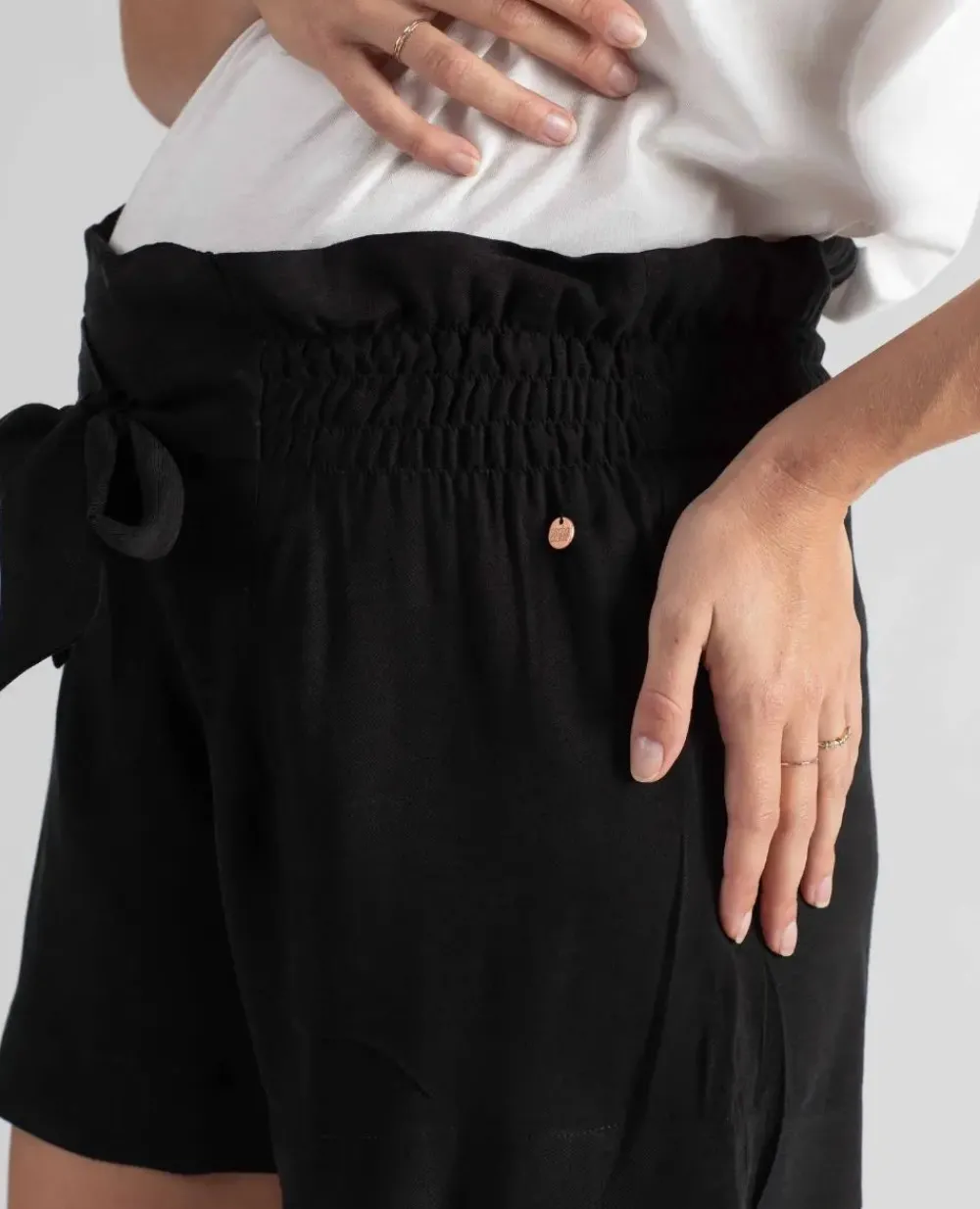 Cache Cœur Pantalons, Jupes & Shorts-Short de grossesse Nubie noir